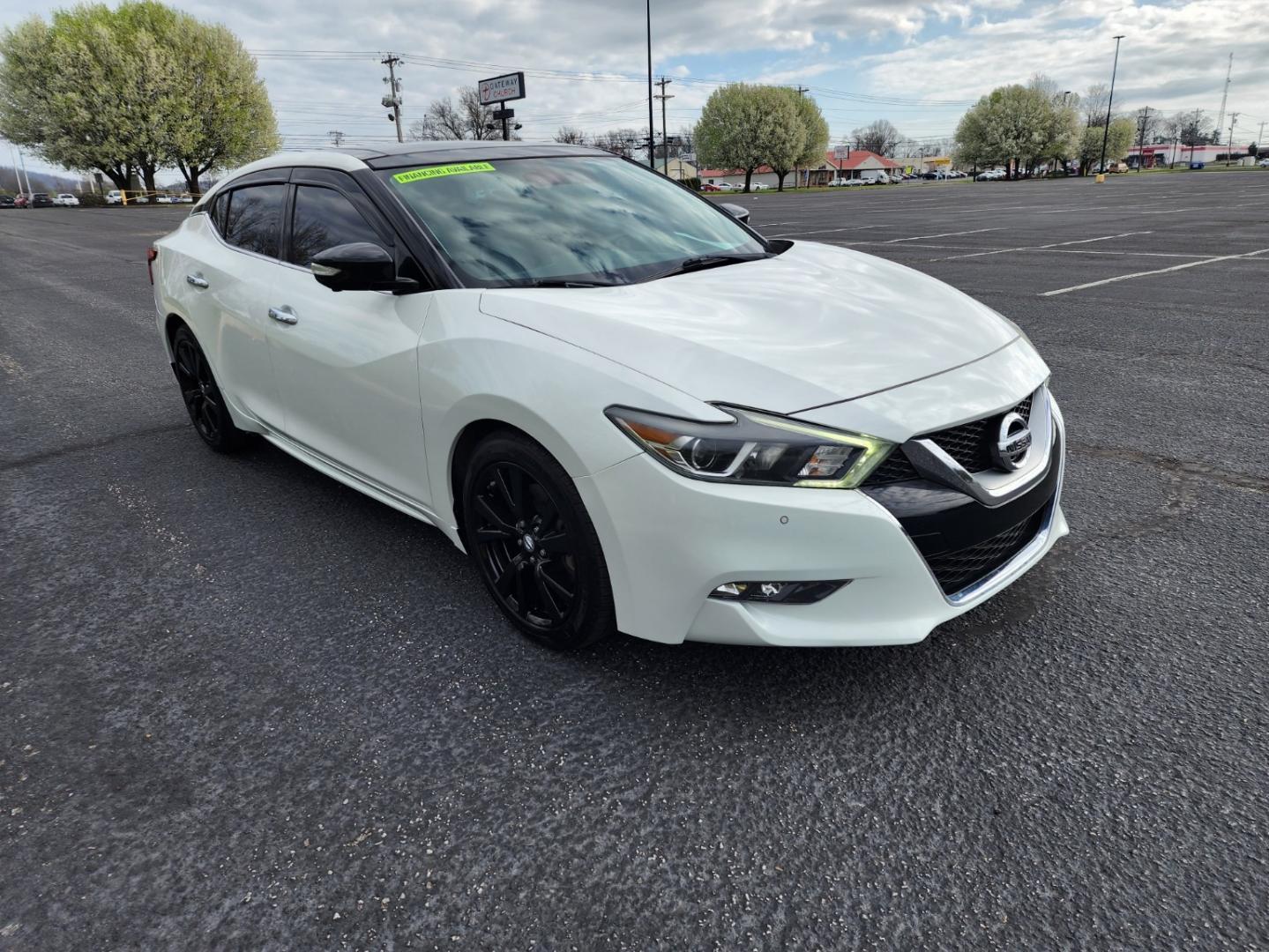 2016 WHITE /Black Nissan Maxima 3.5 Platinum (1N4AA6AP9GC) with an 3.5L V6 DOHC 24V engine, Continuously Variable Transmission transmission, located at 1221 Madison St., Shelbyville, TN, 37160, (931) 680-9439, 0.000000, 0.000000 - Photo#1